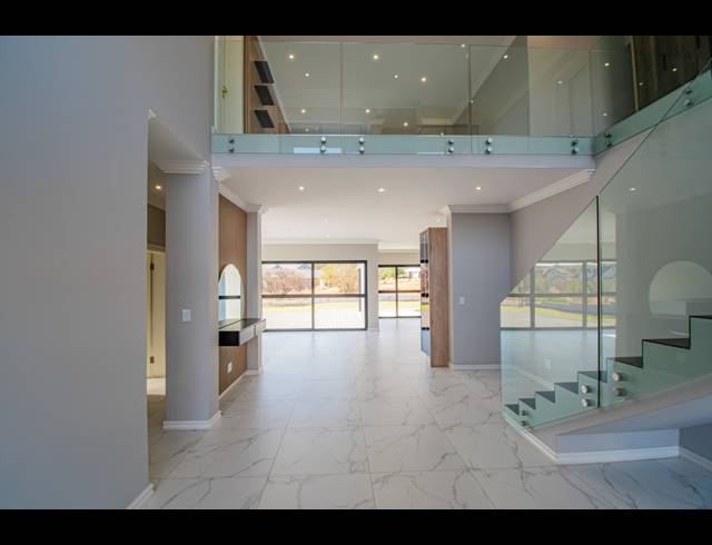 4 BEDROOM GATED ESTATE FOR SALE IN WATERLAKE FARM LIFESTYLE ESTATE
